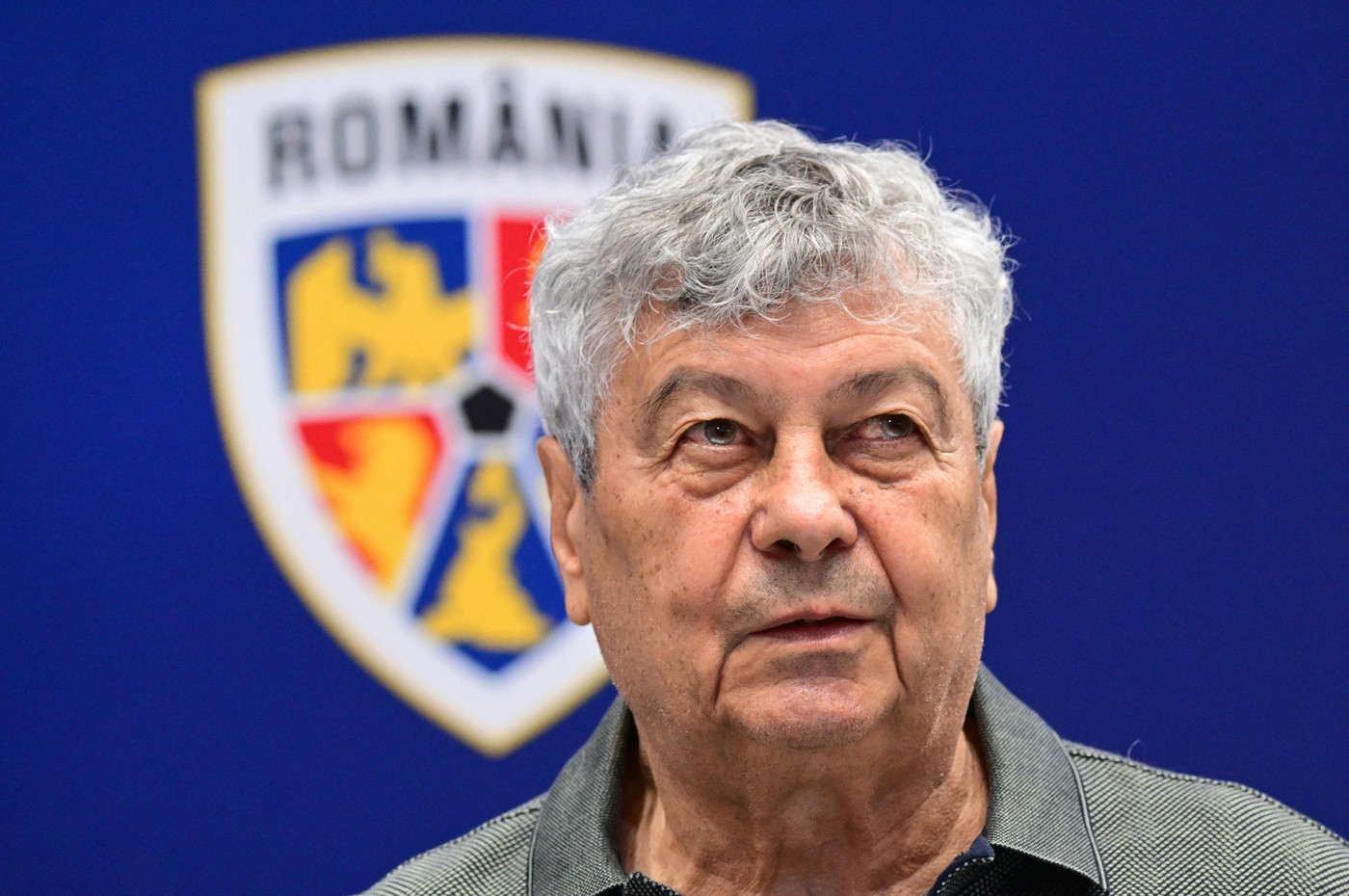 Mircea Lucescu la o conferință de presă