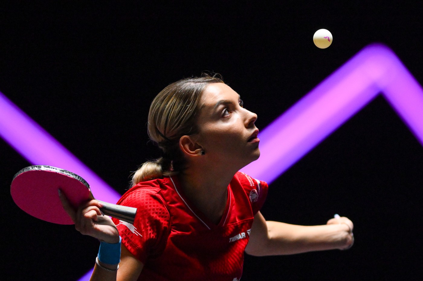 Bernadette Szocs, în timpul unui meci de tenis