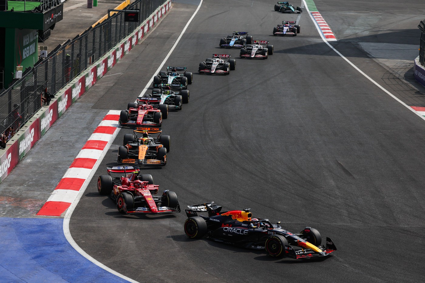 Monoposturi pe circuit