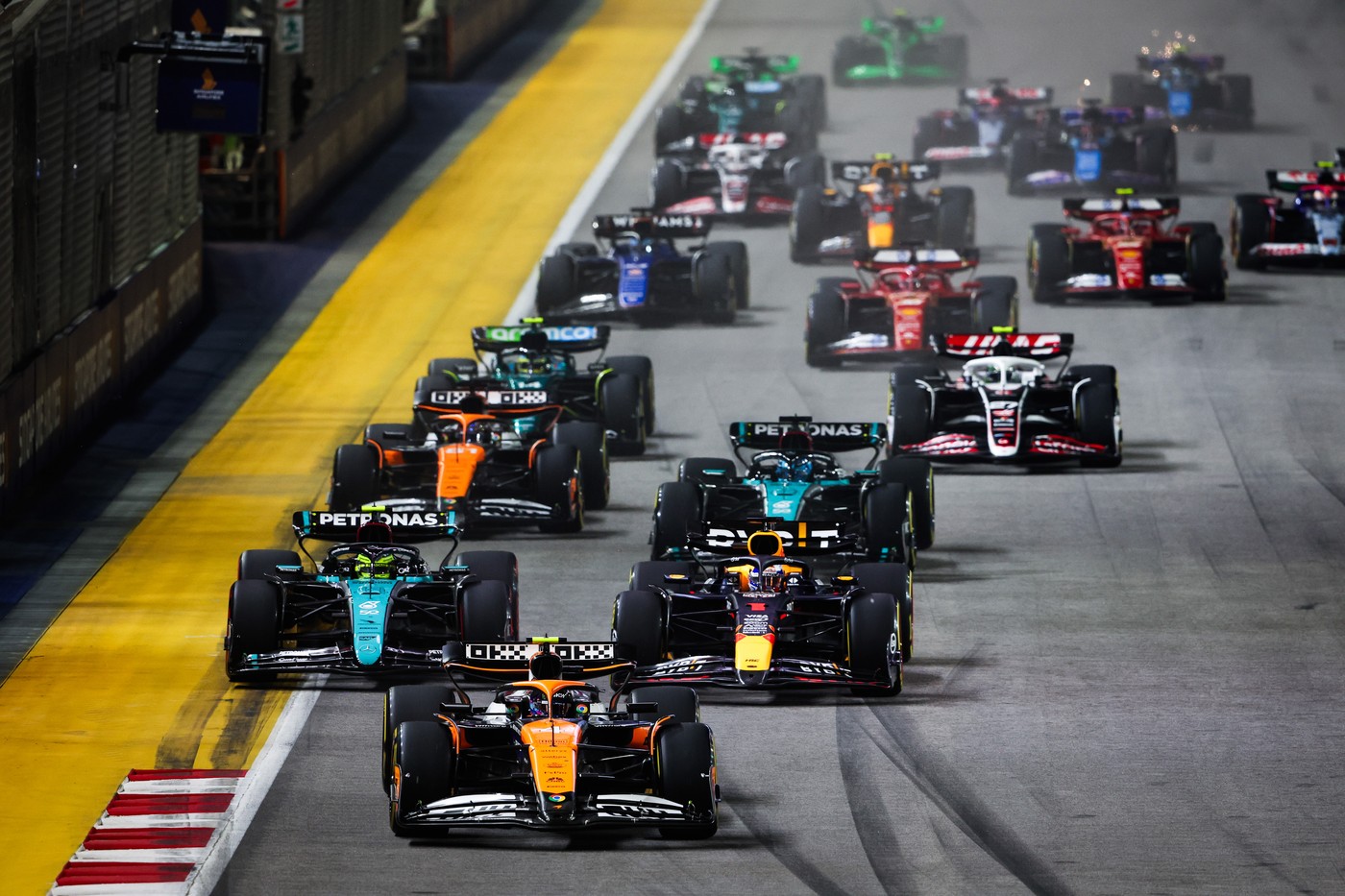 Monoposturi pe circuit